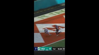 Tua with a bomb to Tyreek Hill for the Touchdown