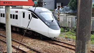 422次樹林發車經由南迴線開往新左營的EMU3000型十二輛編組EMU3015皮蛋豆腐騰雲號紅色帶新城際自強號列車