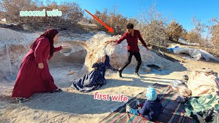 The hard life of the second wife because of the existenceof the evil first wife