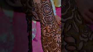 Jasmine artist and so nice mehandi bride look back side hand 👌🏻😻🥰😺♥️🌸🌸💞🤍