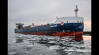 Ice Level View Crunching Arrival! The Algoma Sault arrives Duluth and shows off their Great Horn!