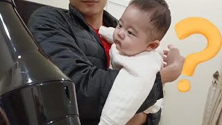 寶寶第一次看見吹風機，被迷住了【2個月大】2 Months Old