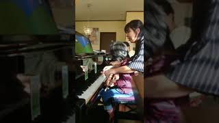 花穂ちゃん♪HAPPY PIANO LESSON♪