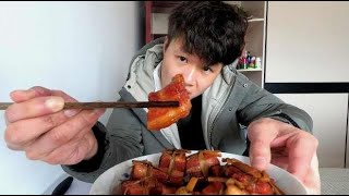 试吃“稻香肉”，据说是一种宫廷美食