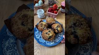 BlueBerry Muffin With Crumb Topping #blueberry #muffins #shorts