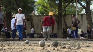 La folie de la pétanque à Madagascar, roi de la discipline