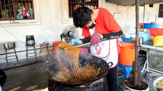 ONLY $0.50 Legend Grandma Noodle! Over 40 years fried noodles skill | Malaysia street food