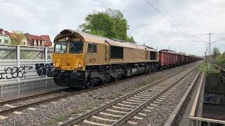 Güterzug mit Beacon 266 117-1 und Ea-Wagen in Osnabrücker Hafen