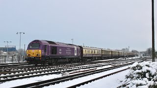 DB Cargo 67007 \u0026 67021 with the Belmond Pullman passing a snowy Tonbridge - 13/12/22