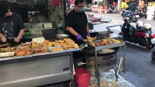 台灣台中市西區向上市場炸物 街頭美食 Taiwan  Taichung street food - fried food