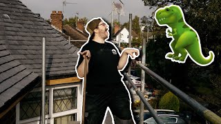 The roofer who's obsessed with dinosaurs 🦖