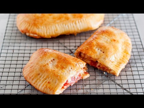 Easy Pizza Pockets | Homemade Calzones Easy Pizza Pockets | Homemade Calzones