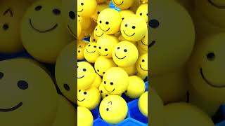 Into The Honeycomb Smiley Balls Drop #satisfying #balls #smile #3danimation #knightcube #sound