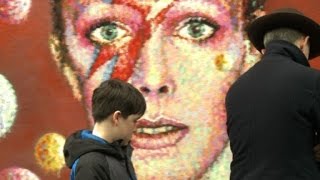 Los fans de David Bowie le rinden homenaje