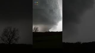 Huge Tornado under Supercell Storm in Oklahoma yesterday