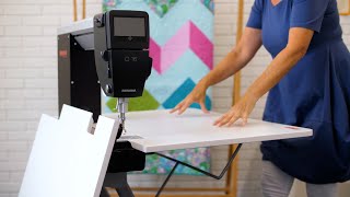 How to set up the Foldable Table with Adjustable Height for the BERNINA Q 16 / Q 20