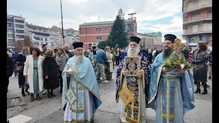 ΓΡΕΒΕΝΑ - ο καθαγιασμός των υδάτων και η ρίψη του Τιμίου Σταυρού