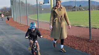 JACOB'S FIRST BIKE RIDE WITHOUT HELP