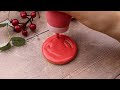 how to ice a circular cookie cutter 5 ways for christmas hand iced biscuits