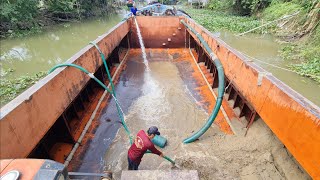 Quá trình bơm hoàn thành chuyến xà lan cát/Pumping process completes sand barge trip