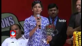 Anchor Roja wins Padmamohana TV Awards 2014 for HMTV MEERA MEMA Program - Exclusive