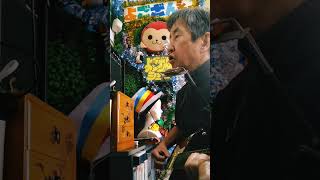 朝の散歩の老人たち🎸 #弾き語り #オリジナル曲 #ギター #ハーモニカ #73歳 #70代 #shorts #朝 #散歩 #老人 #杖 #電動車椅子