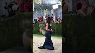 Lauren Sánchez Bezos arrives at Met Gala in 'Madame X' inspired gown