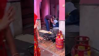 man cooking in India with rats around #rats #india #cooking #food #shocking