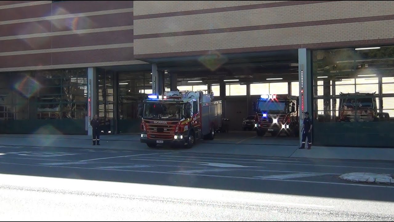 //QFRS// - 502A And 502B Responding To AFA - YouTube