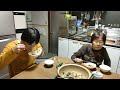 【おばあちゃんと息子】一人より二人で味噌鍋