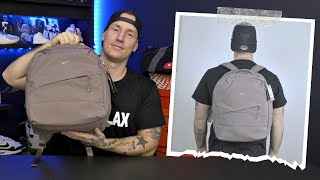 Unboxing/Reviewing The Nike Aura Backpack (On Body)