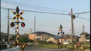 踏切風景－三岐鉄道「平津」駅付近踏切２００８年８月１０日撮影