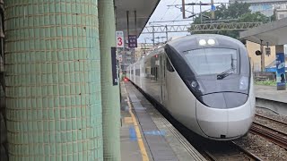 228A次花蓮迴送開往樹林調車場的TEMU2002+TEMU2001車王編組普悠瑪自強號，和410次樹林開往台東的超優質直達EMU3000型十二輛編組EMU3036皮蛋豆腐騰雲號藍色帶新城際自強號列車