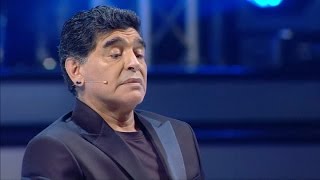 Maradona celebró los 30 años del primer título de Napoli ante 1300 personas en el teatro San Carlo