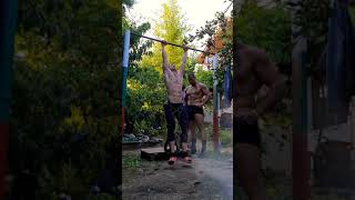 Набиране с +69кг 🔥💪 Симеон Михайлов (+ @_tifi) #bulgaria #shorts #youtubeshorts #pullups #pullup