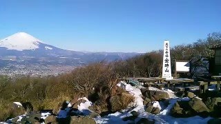 青空に富士山が映えていた金時山（2016年2月11日）