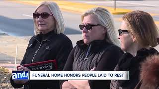 Tree of remembrance in Mentor brings peace to people grieving this holiday season