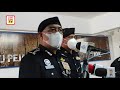 Bakar pondok bit polis kerana tak puas hati