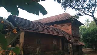 400 ൽ പരം വർഷം പഴക്കമുള്ള ചൂലൂർ നരിങ്ങൽ തലപ്പണ ഇല്ലം