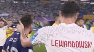 Lewandowski saying sorry to Messi after Argentina wins 2-0 over Poland
