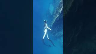 Girl - Swimming #freediving #travel #shorts