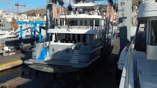 M/Y SERENITY J  Lifting from Dry Dock part I