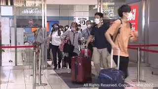 お盆休みを前に仙台空港は混雑が始まる　検査センターも混雑