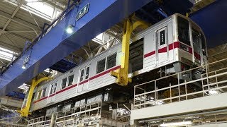 【東武ファンフェスタ 2018 ④】東武10080系 唯一の11480F 車体吊り上げ・移動体験の様子。ギャラリーの反応が面白い。