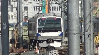 品川駅の10番線を出発して次々とポイントを通過していく上野東京ライン常磐線下りE531系