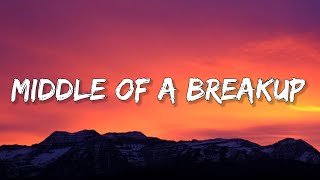Panic! at the Disco – Middle Of A Breakup (Lyrics)