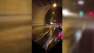 Leservideo vom Unwetter: Schattenburgtunnel stand unter Wasser