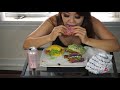 plant based vegan rainbow burgers flower burger in culver city los angeles ロサンゼルスのカラフルなビーガンバーガー