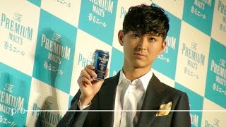 松田翔太が起用されたJAPANESE ALE『ザ・プレミアム・モルツ＜香るエール＞』で若き女性を狙う｜サントリー ビール