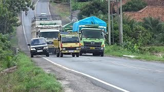 Mitsubishi Fuso Super Great and Hino Truck Heavy Load Climb Hill - Amazing Truck Driving Skill